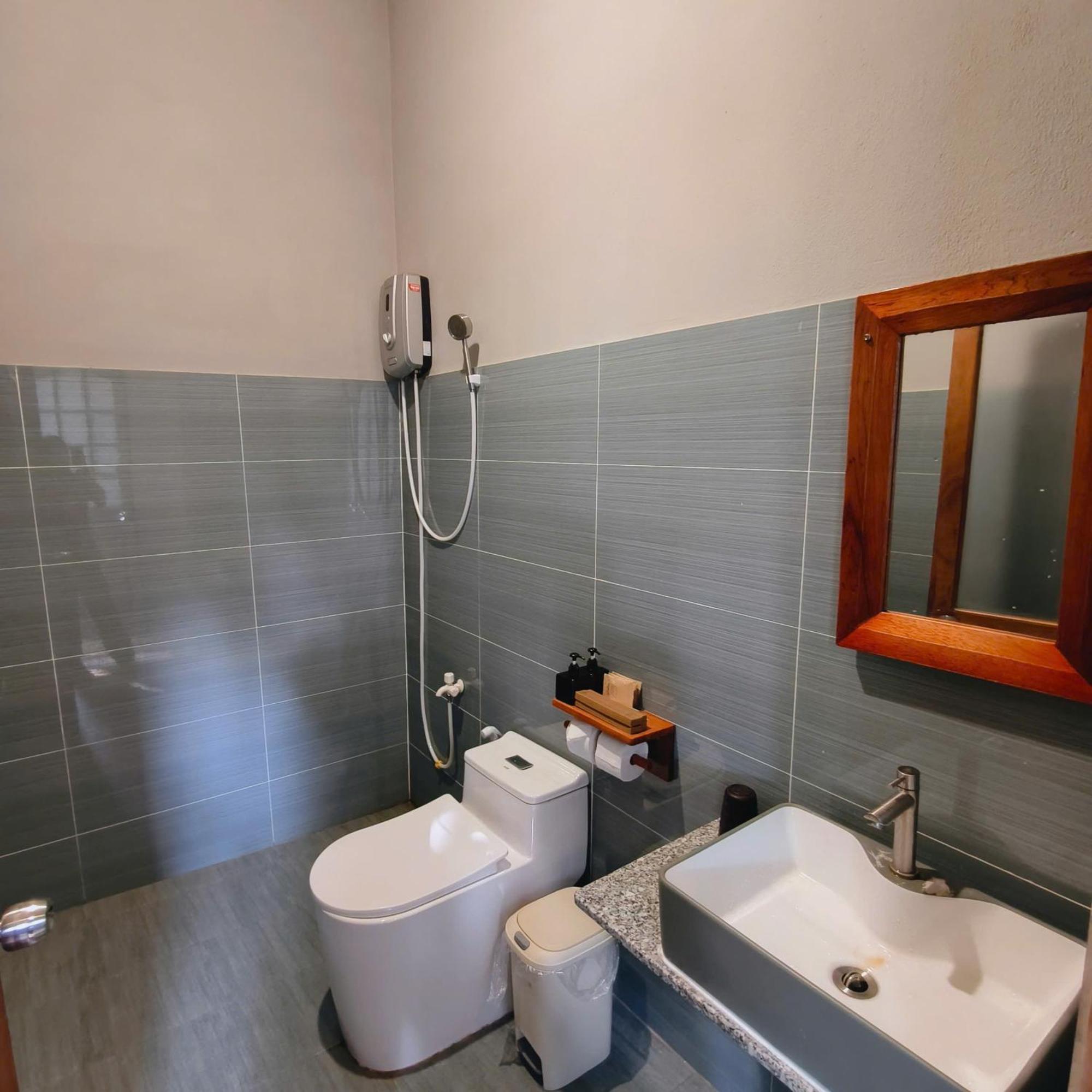 Ba Danh & Kitchen - Mekong * Ben Tre
